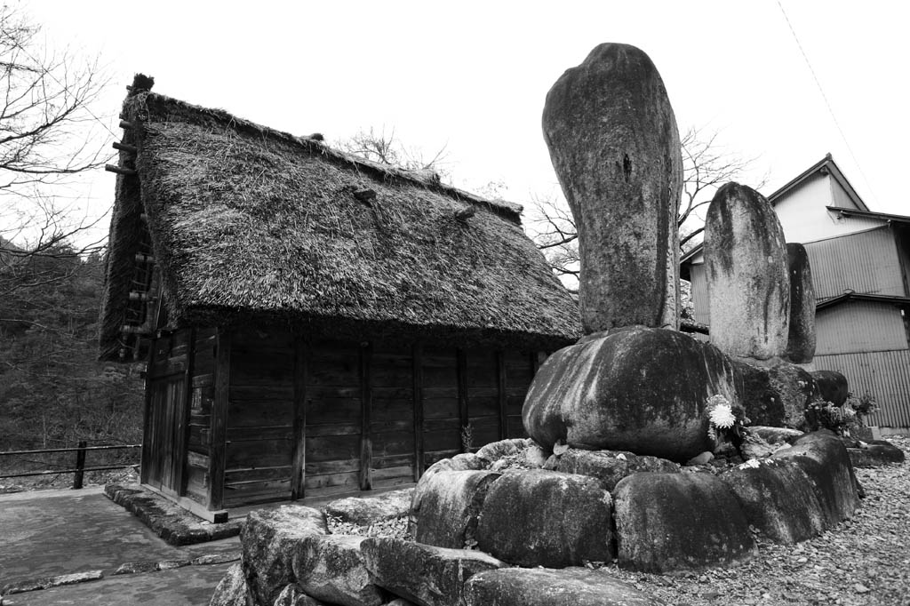 photo,material,free,landscape,picture,stock photo,Creative Commons,Stone monument and Cayaf roof, monument, Thatching, private house, rural scenery