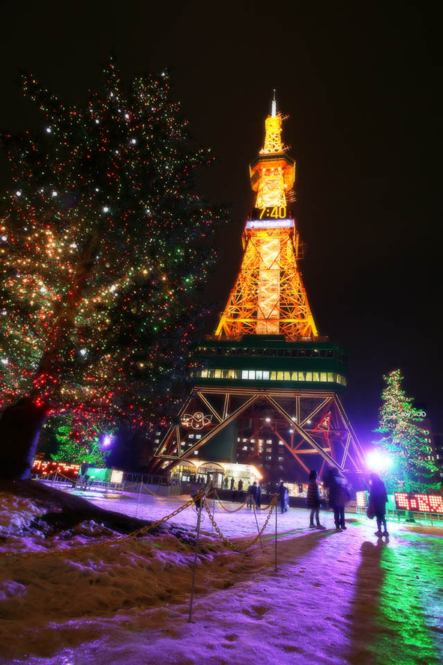 Foto, materieel, vrij, landschap, schilderstuk, bevoorraden foto,EEN Kerst boom en een toren, Avond lucht, X'mas, Illuminering, Toren