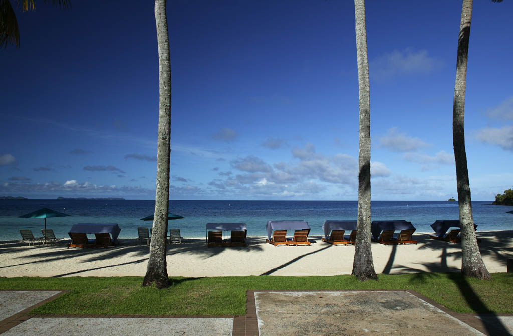 Foto, materiell, befreit, Landschaft, Bild, hat Foto auf Lager,Ein privater Strand eines frhen Morgens, setzen Sie Schirm auf Strand, sandiger Strand, blauer Himmel, Am Morgen