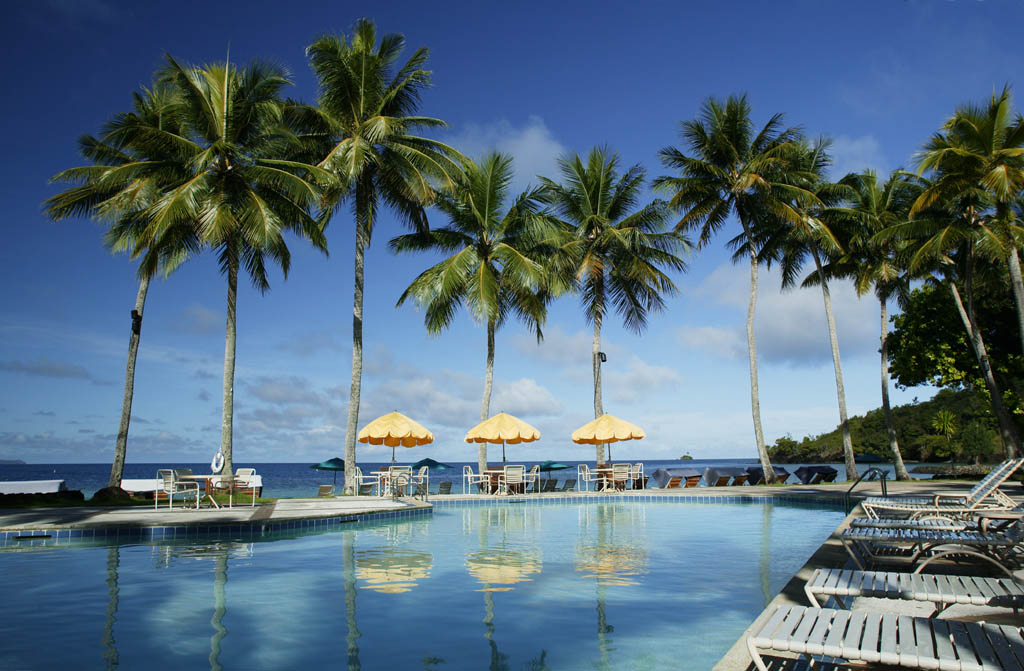 photo,material,free,landscape,picture,stock photo,Creative Commons,A resort swimming pool of an early morning, swimming pool, coconut tree, blue sky, In the morning