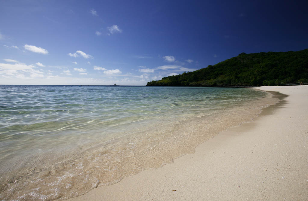 Foto, materiell, befreit, Landschaft, Bild, hat Foto auf Lager,Ein stiller Gefreiter setzt auf Strand, Welle, sandiger Strand, Wasser, Das Ufer