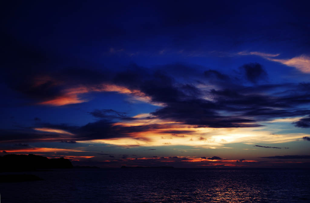 photo,material,free,landscape,picture,stock photo,Creative Commons,It is rosy-pink clouds for dusk, Dusk, cloud, Rosy-pink clouds, It is empty