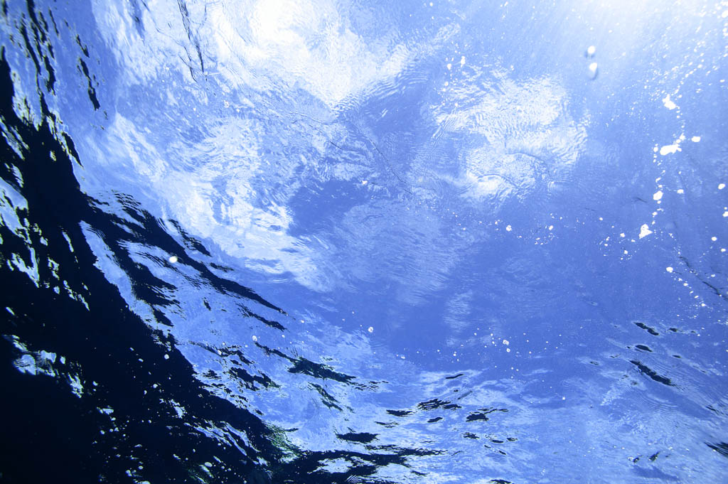 photo, la matire, libre, amnage, dcrivez, photo de la rserve,Un nuage de la mer  l'intrieur d'et un ciel bleu, ciel bleu, nuage, La surface de l'eau, Dans la mer