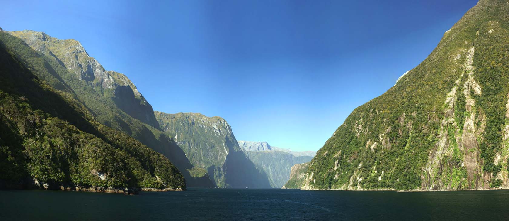 photo,material,free,landscape,picture,stock photo,Creative Commons,Milford Sound, , , , 