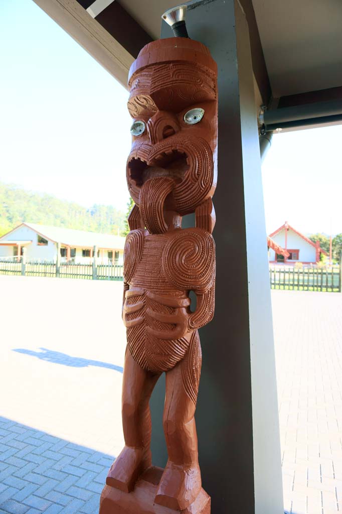 ゆんフリー写真素材集 : No. 22548 マオリ族の彫刻 [ニュージーランド