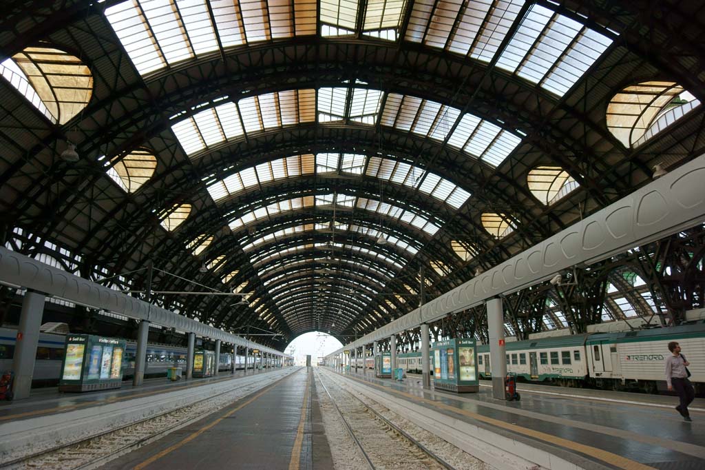 photo,material,free,landscape,picture,stock photo,Creative Commons,Milano Central Station, , , , 