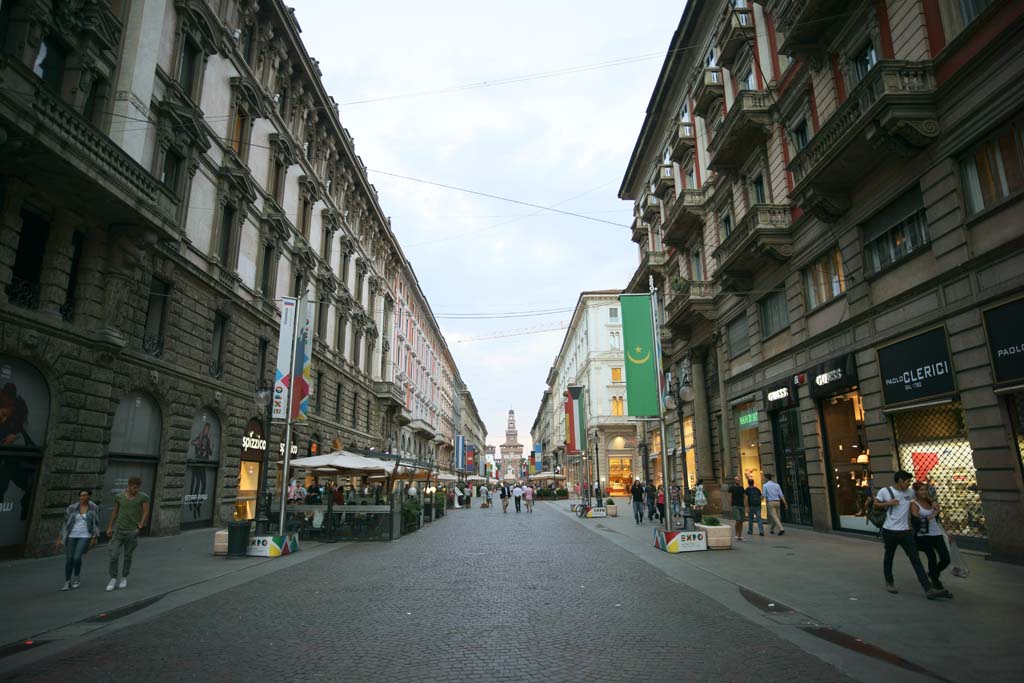 photo,material,free,landscape,picture,stock photo,Creative Commons,The city of Milan, , , , 