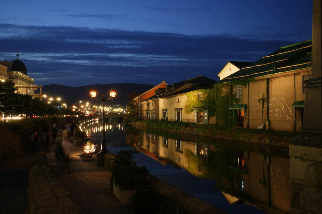 Foto, materiell, befreit, Landschaft, Bild, hat Foto auf Lager,Otaru-Kanal Abendlandschaft, Kanal, Straenlaterne, Die Oberflche des Wassers, Backsteinlagerhaus