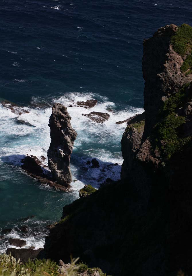 Foto, materiell, befreit, Landschaft, Bild, hat Foto auf Lager,Ein Stein einer Klippe, Klippe, Wasser, Stein, Welle