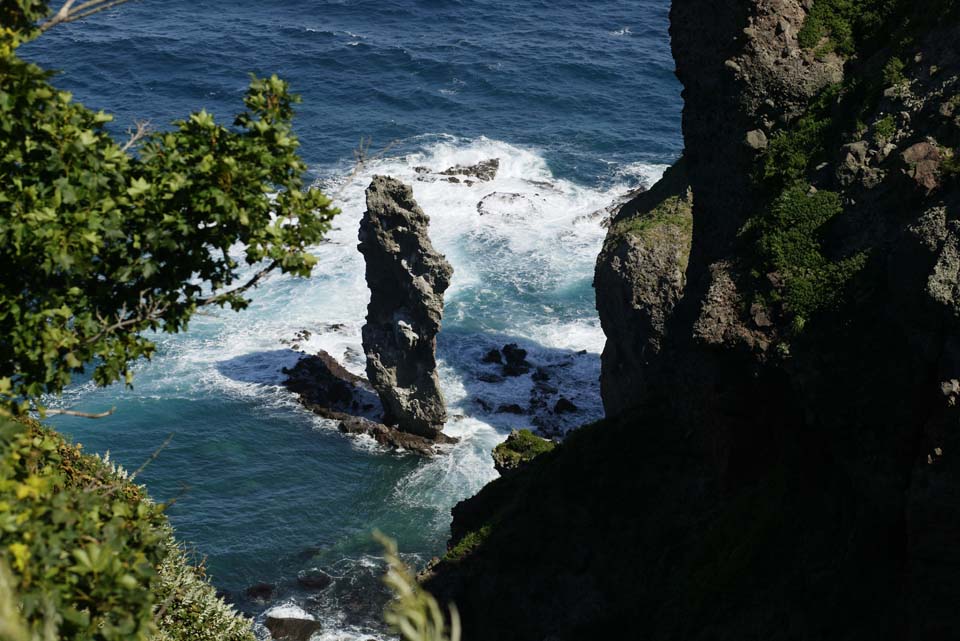 photo,material,free,landscape,picture,stock photo,Creative Commons,A rock of a cliff, cliff, Water, rock, wave