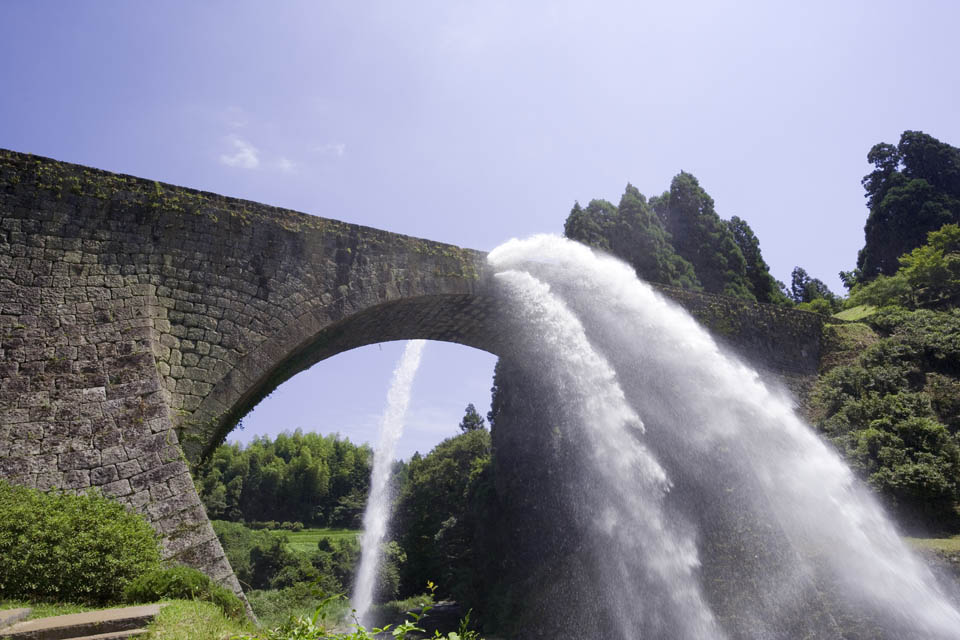 Foto, materiell, befreit, Landschaft, Bild, hat Foto auf Lager,Autoritt der Feuchtigkeitsbrcke, steinigen Sie Brcke, Strmung, Spray des Wassers, Autoritt der Feuchtigkeitsbrcke