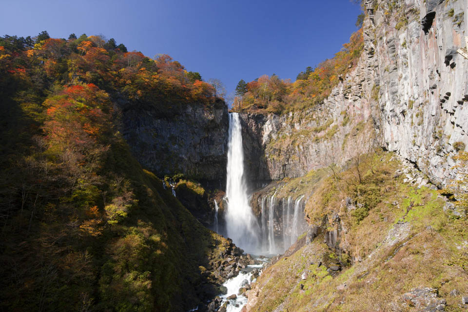 photo,material,free,landscape,picture,stock photo,Creative Commons,The sunlight Kegon Falls, waterfall, Maple, blue sky, Bave rock