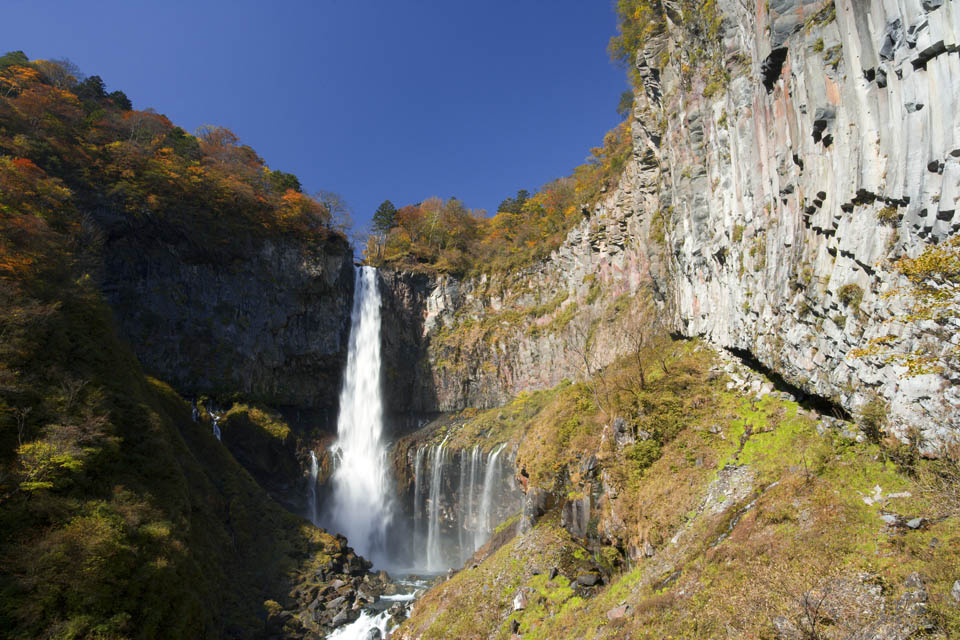 Foto, materiell, befreit, Landschaft, Bild, hat Foto auf Lager,Das Sonnenlicht Kegon Falls, Wasserfall, Ahorn, blauer Himmel, Bave-Stein