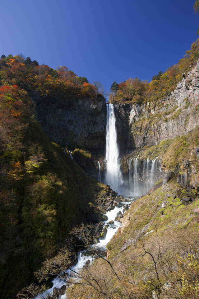 photo,material,free,landscape,picture,stock photo,Creative Commons,The sunlight Kegon Falls, waterfall, Maple, blue sky, Bave rock