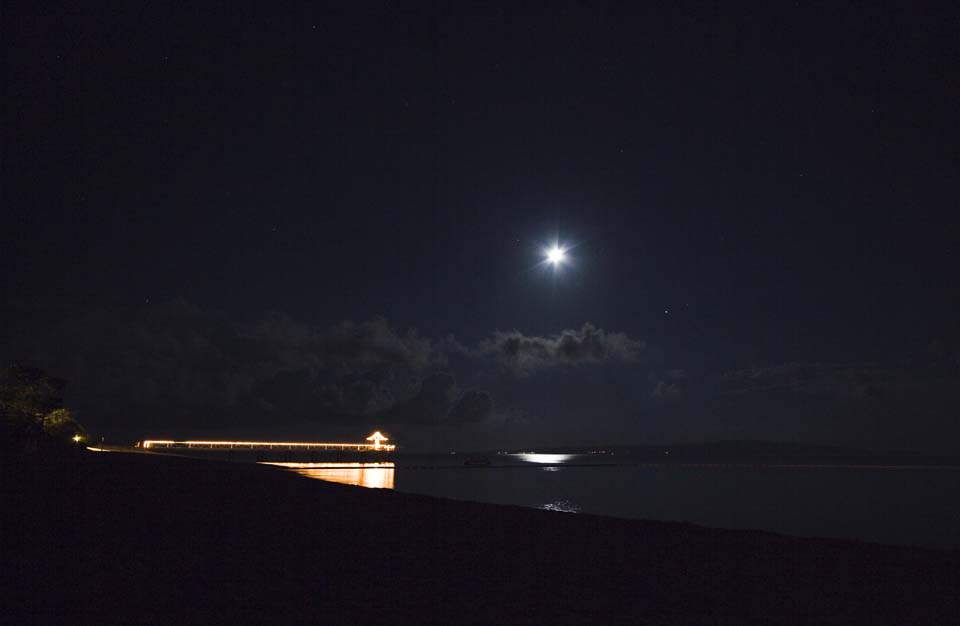 fotografia, materiale, libero il panorama, dipinga, fotografia di scorta,Una notte illuminata dalla luna di Isola di Ishigaki-jima, chiatta, accendino, La luna, Il mare