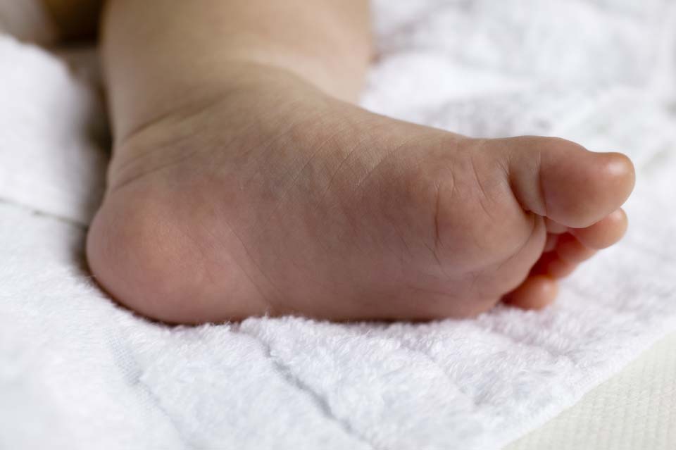 photo,material,free,landscape,picture,stock photo,Creative Commons,Foot of a baby, Dirt Chan, Skin, baby, Child care