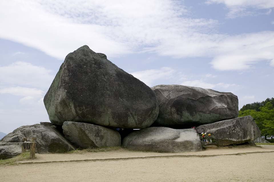 Foto, materieel, vrij, landschap, schilderstuk, bevoorraden foto,Een oeroude Ishibutai teraardebestelling heuvel, Verblijft, Oude teraardebestelling heuvel, Asuka, Reusachtig stenig