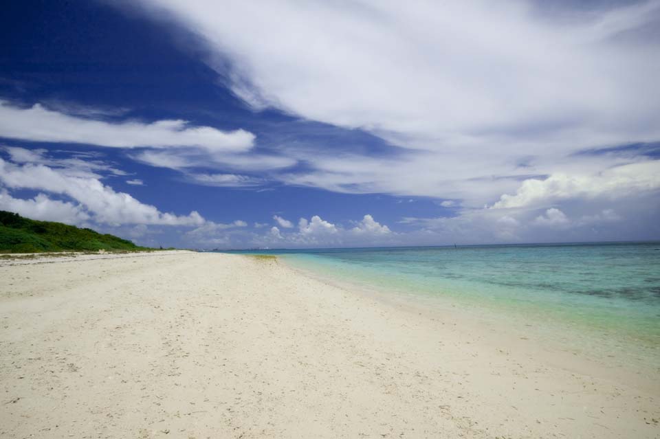 photo, la matire, libre, amnage, dcrivez, photo de la rserve,Une plage de pays du sud, plage sablonneuse, ciel bleu, plage, nuage