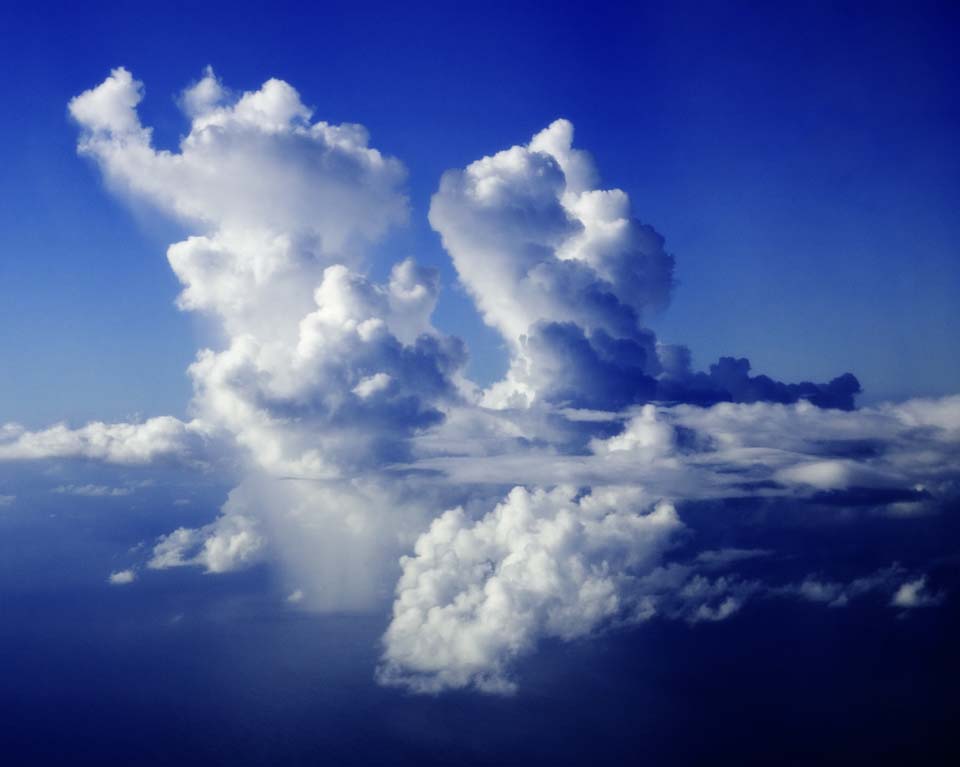 Foto, materiell, befreit, Landschaft, Bild, hat Foto auf Lager,Es ist eine B in einer Donnerwolke, Das Wetter, Es ist regnerisch, schwerer Regen, Wolke