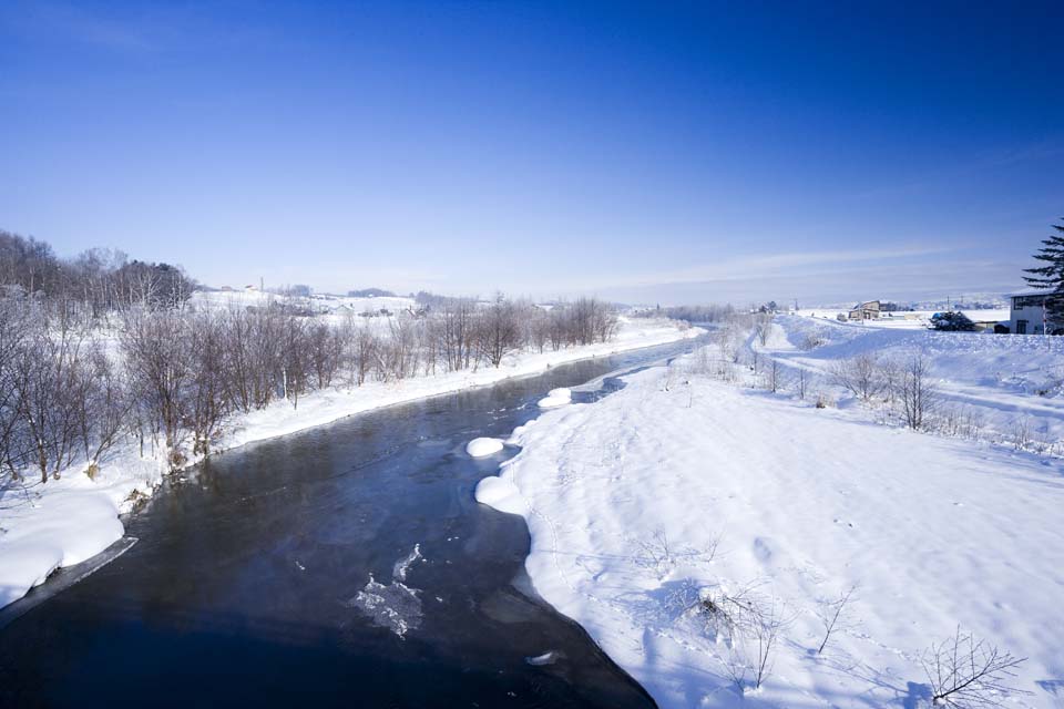 Foto, materieel, vrij, landschap, schilderstuk, bevoorraden foto,De rivier hetgeen kan worden gediepvroren, Rivier, Water, Besneeuwd veld, Het is besneeuwd