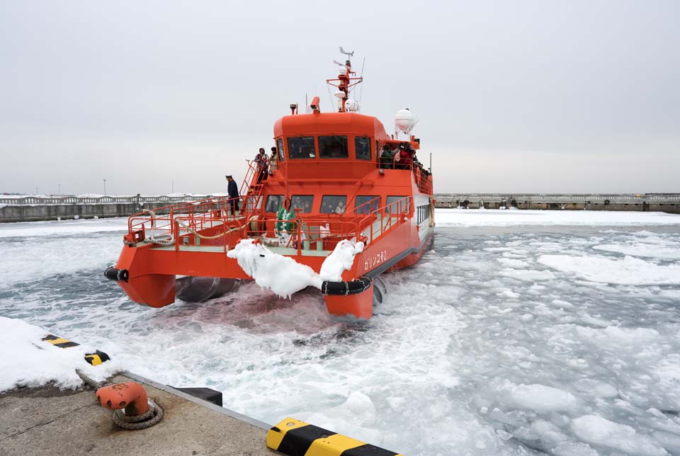 photo,material,free,landscape,picture,stock photo,Creative Commons,Ship Garinko 2, Drift ice, Ice, port, ship