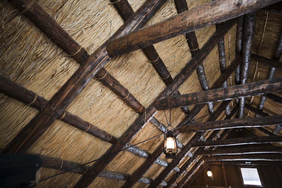 photo,material,free,landscape,picture,stock photo,Creative Commons,A straw-thatched building, Abashiri prison, Wooden, Thatch a roof with straw, Thatching a roof