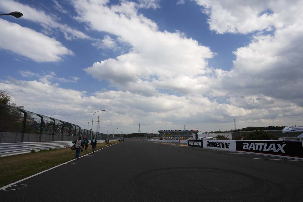 photo,material,free,landscape,picture,stock photo,Creative Commons,Suzuka Circuit, Racing ground, Asphalt, The first corner, 