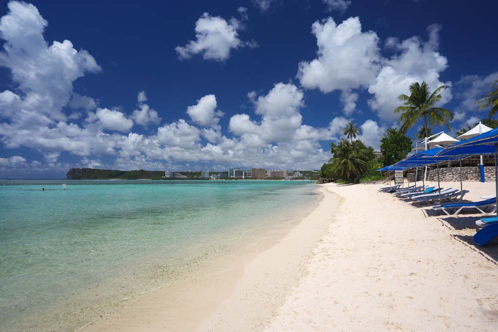 foto,tela,gratis,paisaje,fotografa,idea,Una playa de Gulf de Tumon, Playa arenosa, Agua de mar, Sombrilla, Verde de esmeralda