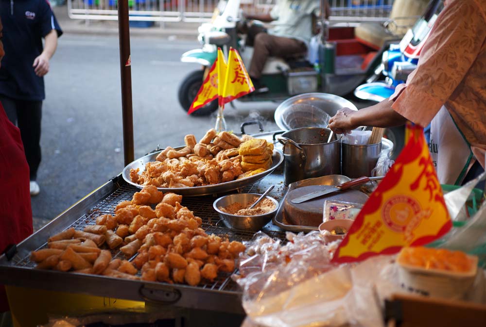 Foto, materiell, befreit, Landschaft, Bild, hat Foto auf Lager,Bangkok-Einstellung, Gebackenes in Fett Essen, Kohle, die ein Feuer anzndet, Einstellung, Frhlingsrolle