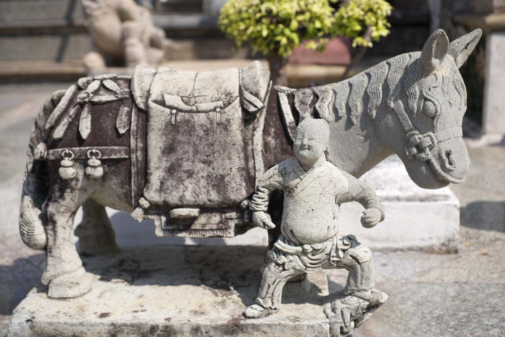 photo,material,free,landscape,picture,stock photo,Creative Commons,A stone statue of Wat Suthat, temple, Buddhist image, stone statue, Bangkok