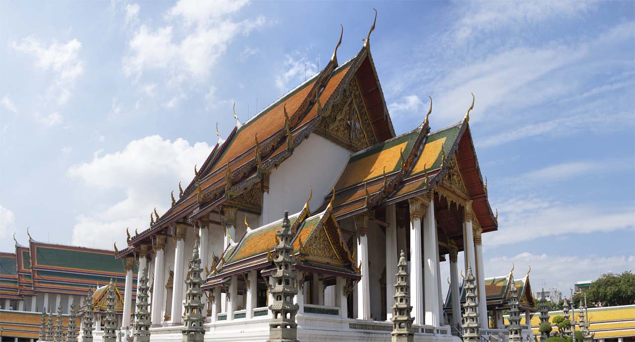 Foto, materiell, befreit, Landschaft, Bild, hat Foto auf Lager,Wat Suthat, Tempel, Buddhistisches Bild, Die Haupthalle eines Buddhistischen Tempels, Bangkok