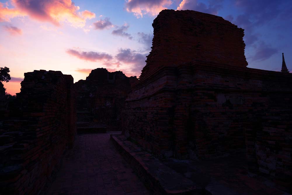 Foto, materiell, befreit, Landschaft, Bild, hat Foto auf Lager,Dmmerung von Wat Phra Mahathat, Das kulturelle Erbe von Welt, Buddhismus, Die Ruinen, Ayutthaya-berreste