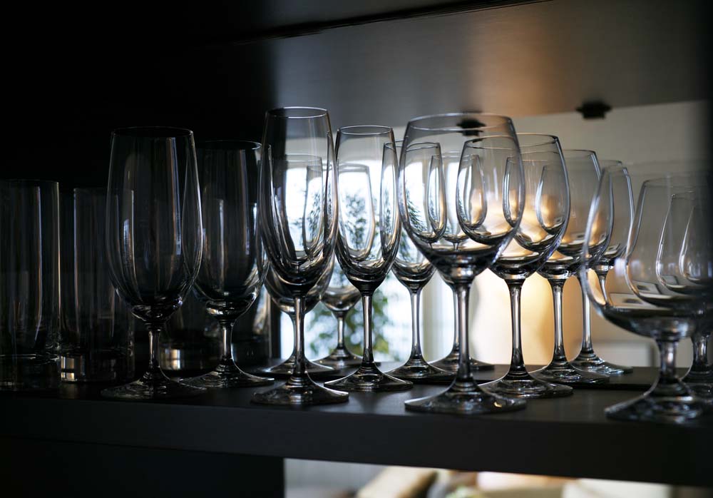 photo,material,free,landscape,picture,stock photo,Creative Commons,A row of glasses, wineglass, shelf, celebrity, High quality