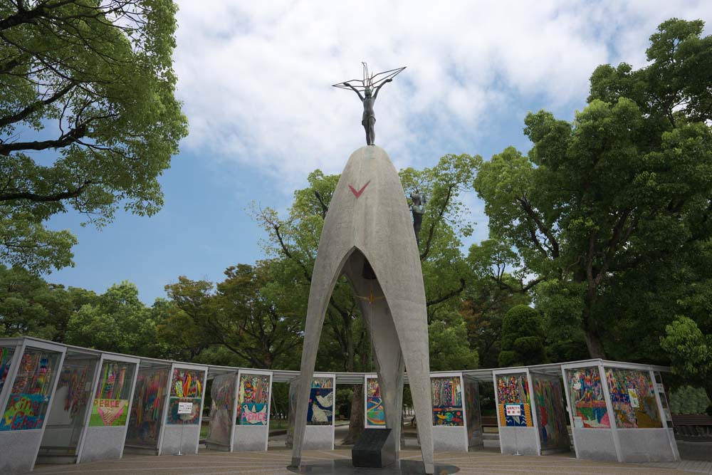 photo,material,free,landscape,picture,stock photo,Creative Commons,An image of a child of an atom bomb, World's cultural heritage, nuclear weapon, War, Misery