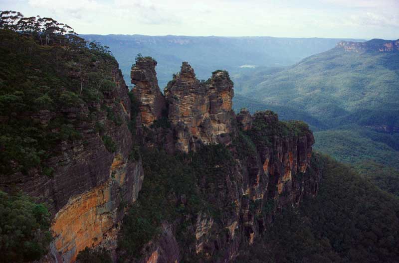 photo,material,free,landscape,picture,stock photo,Creative Commons,Three sisters, rock, mountain, tree, 