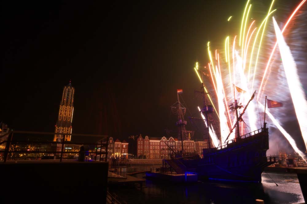 Foto, materiell, befreit, Landschaft, Bild, hat Foto auf Lager,Es ist Feuerwerk auf einem Segelnboot, Schiff, Feuerwerk, Show, Das Meer