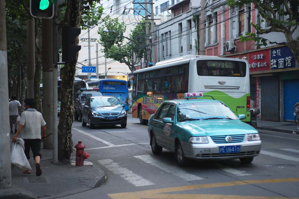 Foto, materiell, befreit, Landschaft, Bild, hat Foto auf Lager,Schanghai zufolge, Bus, Taxi, Asphalt, Passant