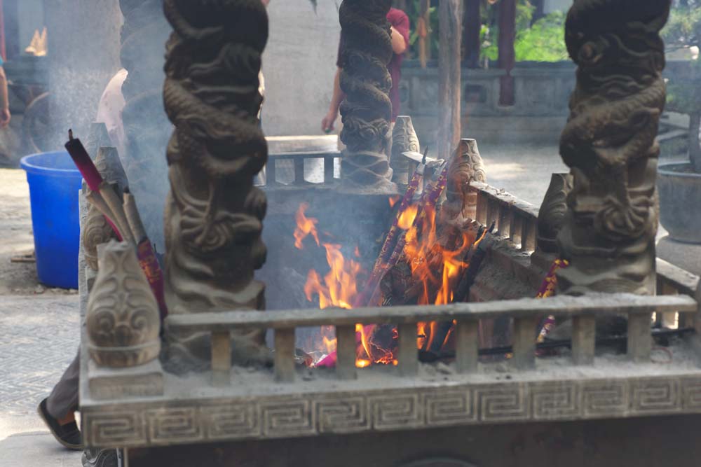 foto,tela,gratis,paisaje,fotografa,idea,La caja de palo de incienso de la montaa en templo de invierno, , Llama, Techo, Buddhism