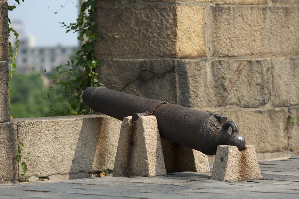 photo,material,free,landscape,picture,stock photo,Creative Commons,The cannon of the board gate, weapon, cannon, An embrasure, Military affairs