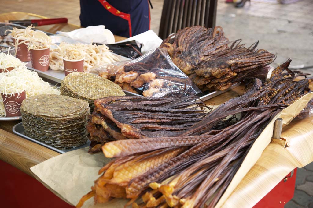 photo,material,free,landscape,picture,stock photo,Creative Commons,The stand of the dried fish, cuttlefish, , , An octopus