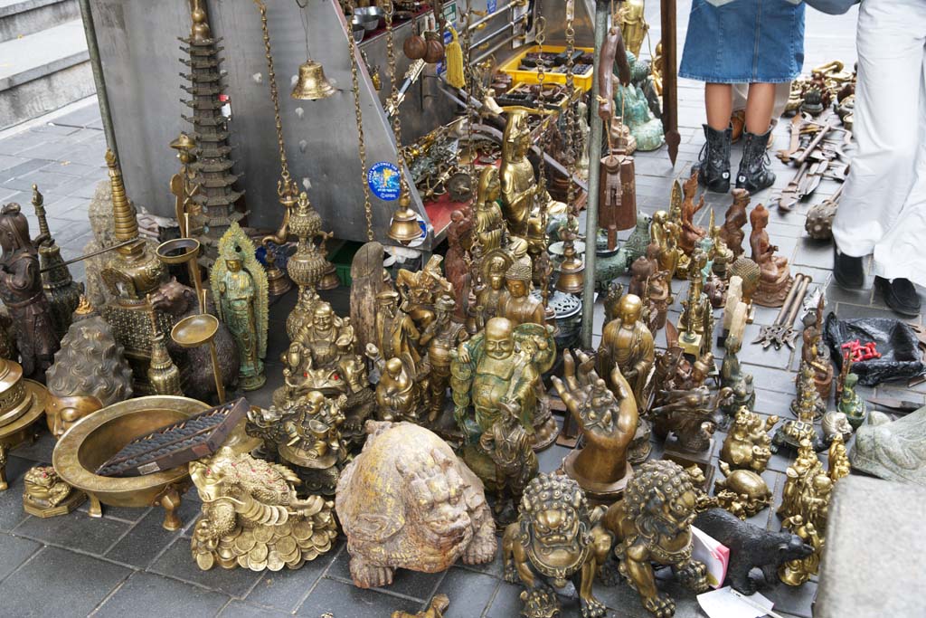 photo,material,free,landscape,picture,stock photo,Creative Commons,The street stall of the ornament, Buddhism, bronze statue, Tradition, The history