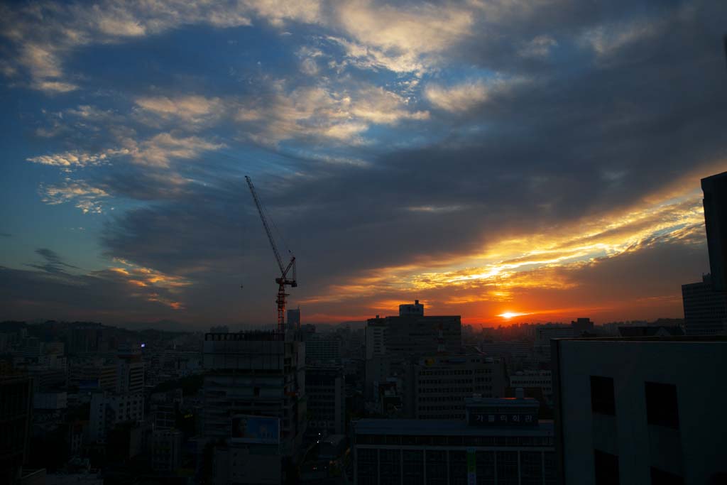 Foto, materieel, vrij, landschap, schilderstuk, bevoorraden foto,De zonsopgang van Seoel, Stad, Rooskleurig-rose bewolking, Gebouw, Wolk