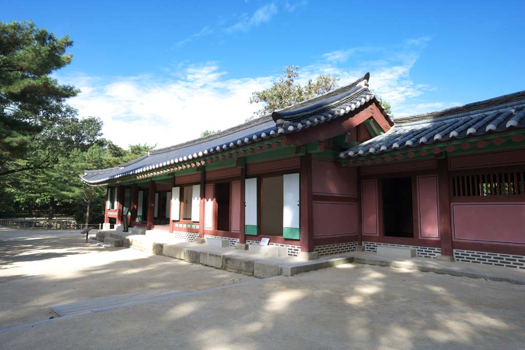 photo,material,free,landscape,picture,stock photo,Creative Commons,The incense size agency of the ancestral mausoleum of the Imperial Family, Jongmyo Shrine, Religious service, , gift of thanks