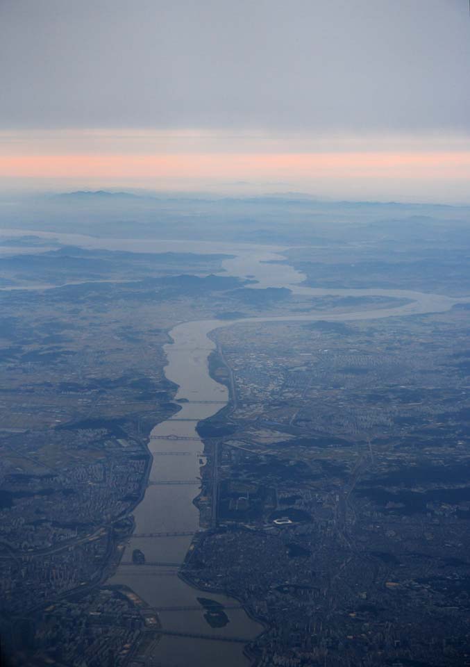 Foto, materiell, befreit, Landschaft, Bild, hat Foto auf Lager,Schemering Van de Han, Nordkorea, Brcke, groer Fluss, Bei Dunkelheit