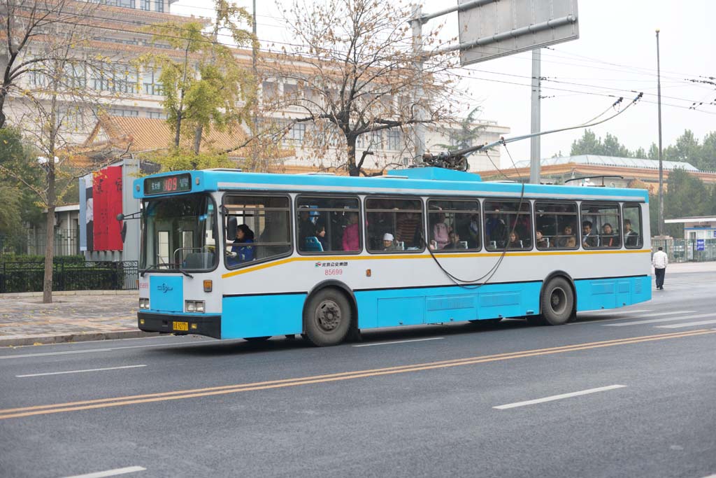 photo,material,free,landscape,picture,stock photo,Creative Commons,Beijing's trolleybus, Motorcoach, Route bus, Non-rail train, Traffic