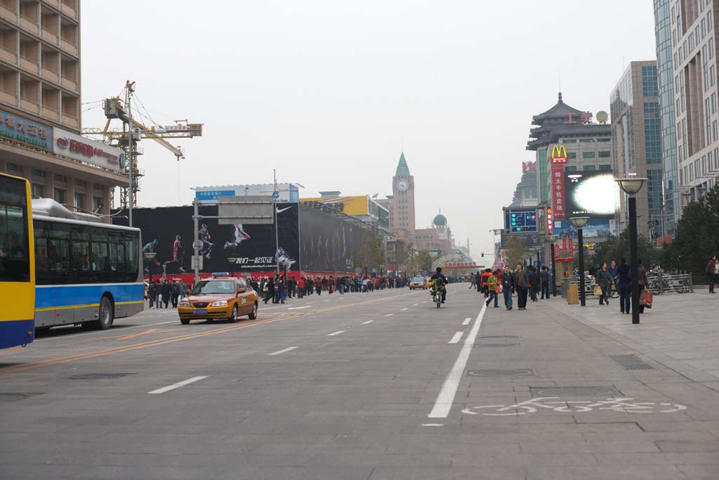photo,material,free,landscape,picture,stock photo,Creative Commons,Wangfujing street, Taxi, Chinese, Traffic, Bike path
