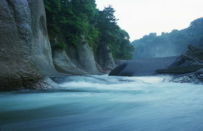 photo,material,free,landscape,picture,stock photo,Creative Commons,Canyon in the morning, water, stream, cliff, 