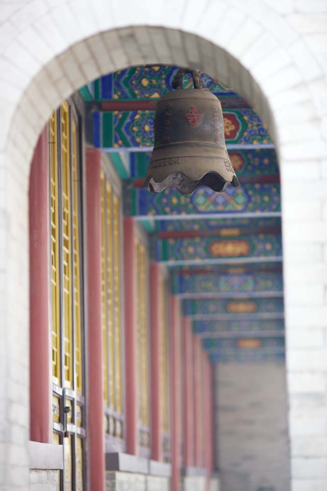 photo,material,free,landscape,picture,stock photo,Creative Commons,Corridor in Temple of Great Mercy and Goodness, Bell, Full color, Arch, The window