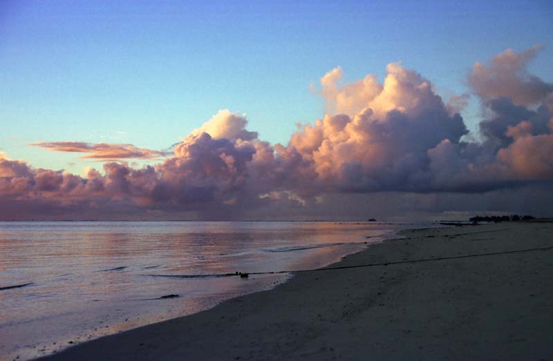 photo,material,free,landscape,picture,stock photo,Creative Commons,Clouds in a paradise, setting sun, cloud, coast, 