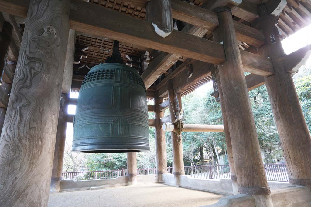 photo,material,free,landscape,picture,stock photo,Creative Commons,Chionin Institute large bell tower, Buddhism, HOUNEN, Hanging bell, Zen temple